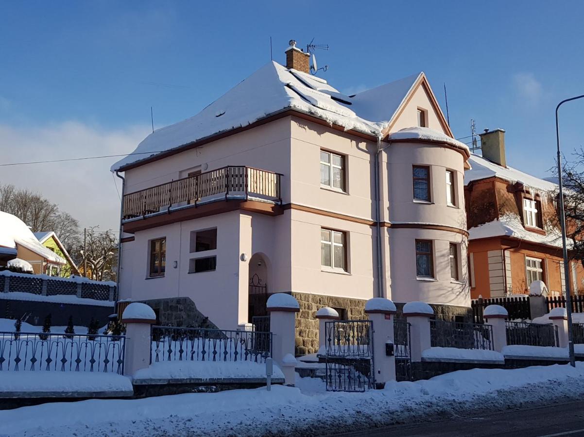 Vila Nejdek - Erzgebirge Aparthotel Екстериор снимка