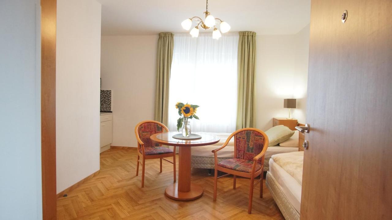 Vila Nejdek - Erzgebirge Aparthotel Екстериор снимка
